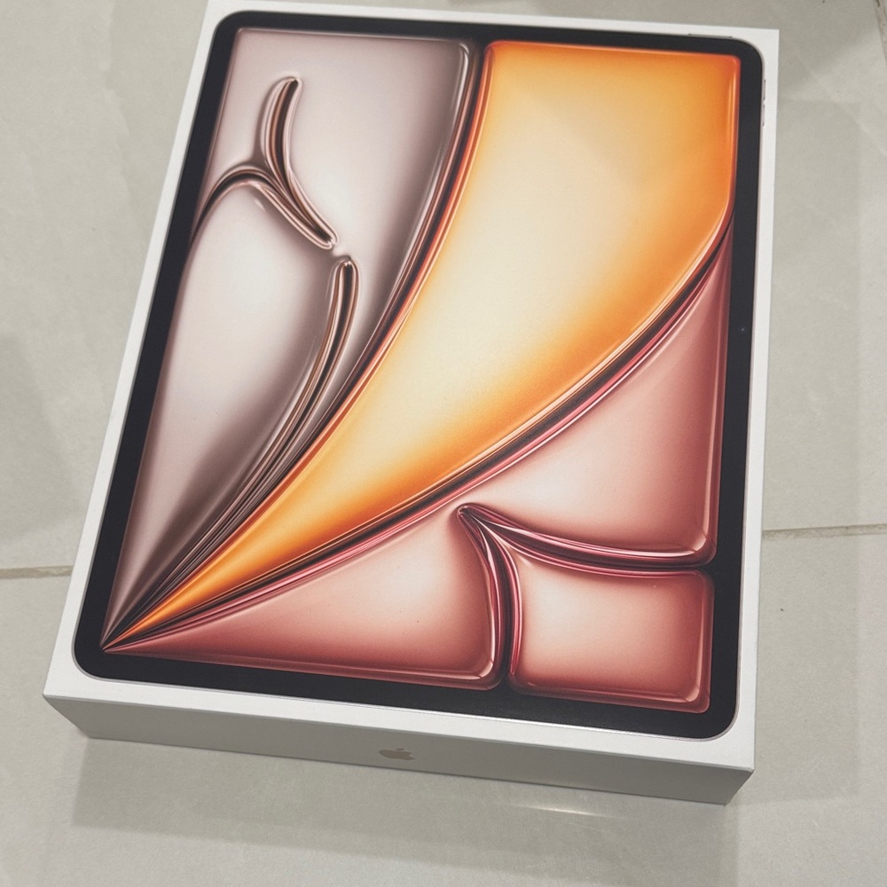 Apple iPad Air 13 inch M3 WiFi 256gb brand new